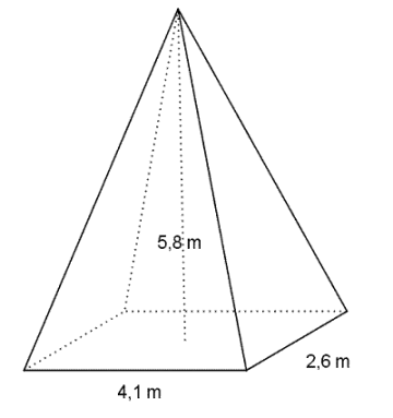 Pyramide med rektangulær grunnflate. Lengden i rektanglet er 4,1 m og bredden 2,6 m. Høyden i pyramiden er på 5,8 m.